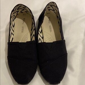 TOMS Women's Black Slip-On Shoes
